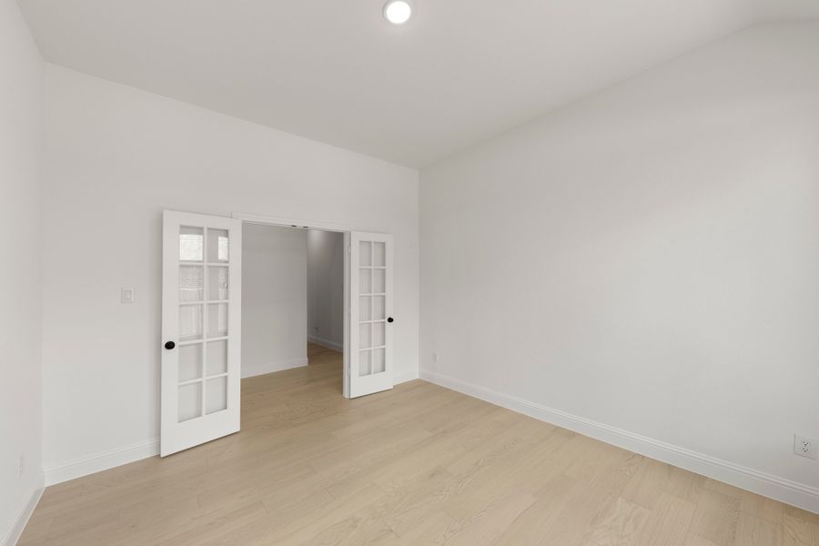 Spacious, unfurnished interior of a new home in Lovers Landing, Forney (Image 25).