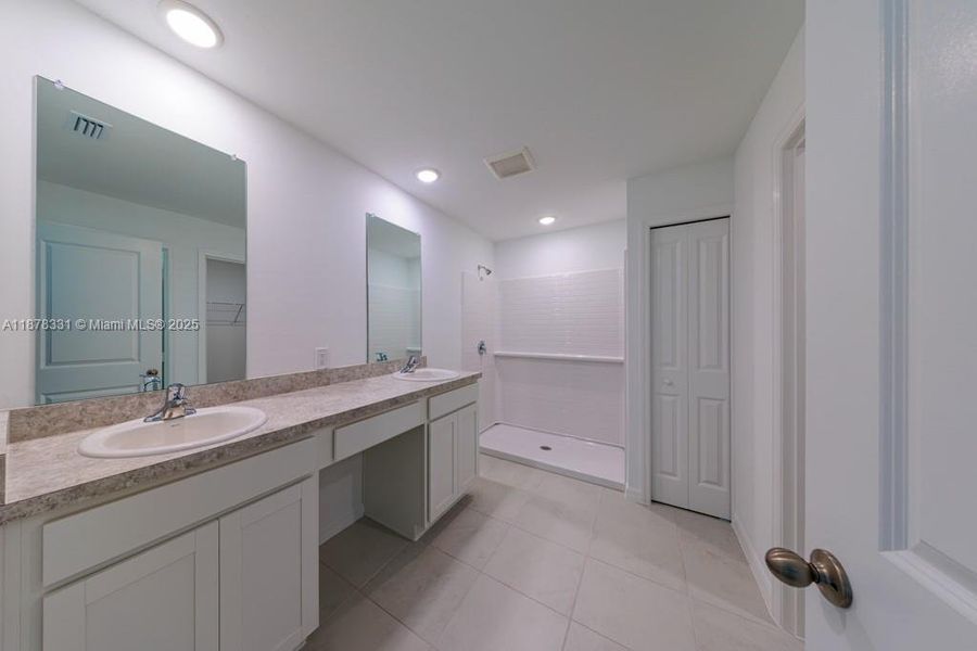 Furnished interior view inside a new home in , Lehigh Acres (Image 8). Furnished interior view inside a new home in , Lehigh Acres (Image 8).