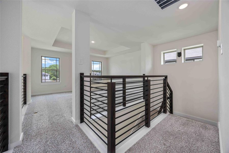 Spacious, unfurnished interior of a new home in Lexington Heights, Willis (Image 13).