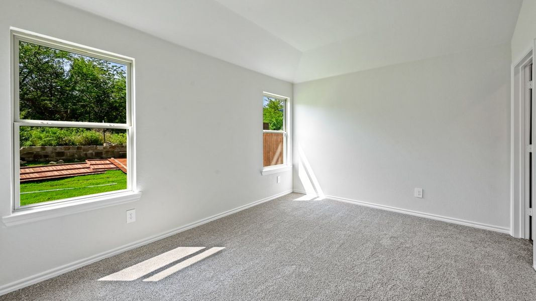 Spacious, unfurnished interior of a new home in Blaire Lake, Tyler (Image 19).
