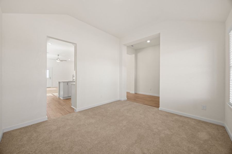 Spacious, unfurnished interior of a new home in Ashland, Houston (Image 15).