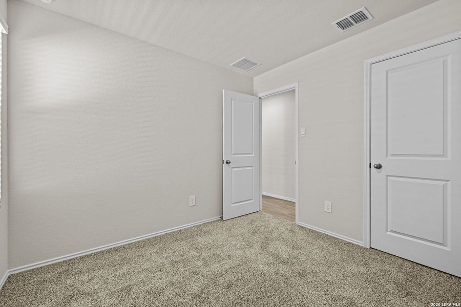 Spacious, unfurnished interior of a new home in Spring Valley, New Braunfels (Image 13).
