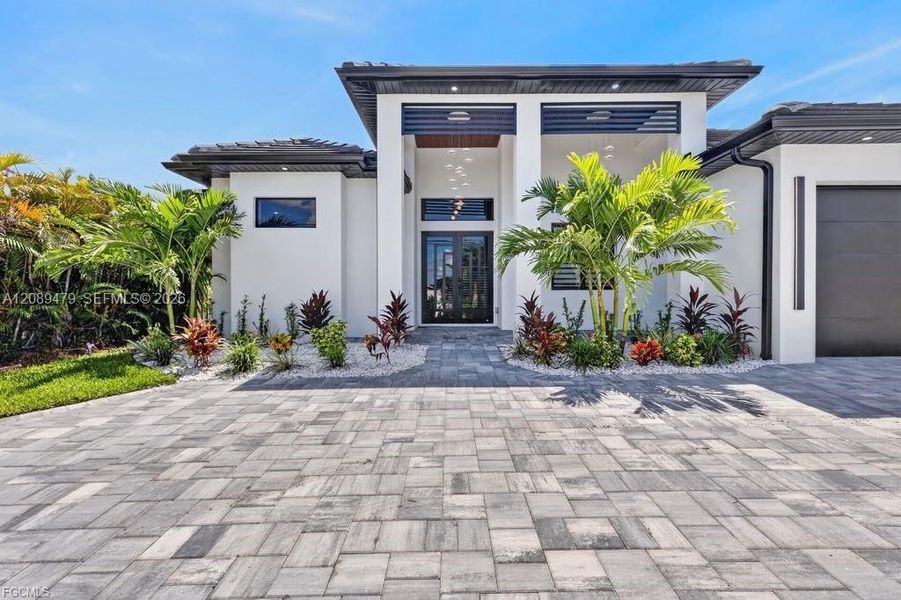 Exterior details and patio area of a home in , Cape Coral (Image 4). Exterior details and patio area of a home in , Cape Coral (Image 4).