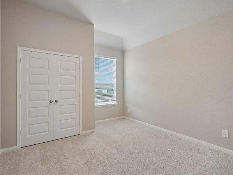 Spacious, unfurnished interior of a new home in Massey Oaks - Estate Series, Pearland (Image 41).