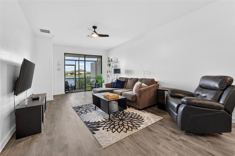 Furnished interior view inside a new home in , Bradenton (Image 7).