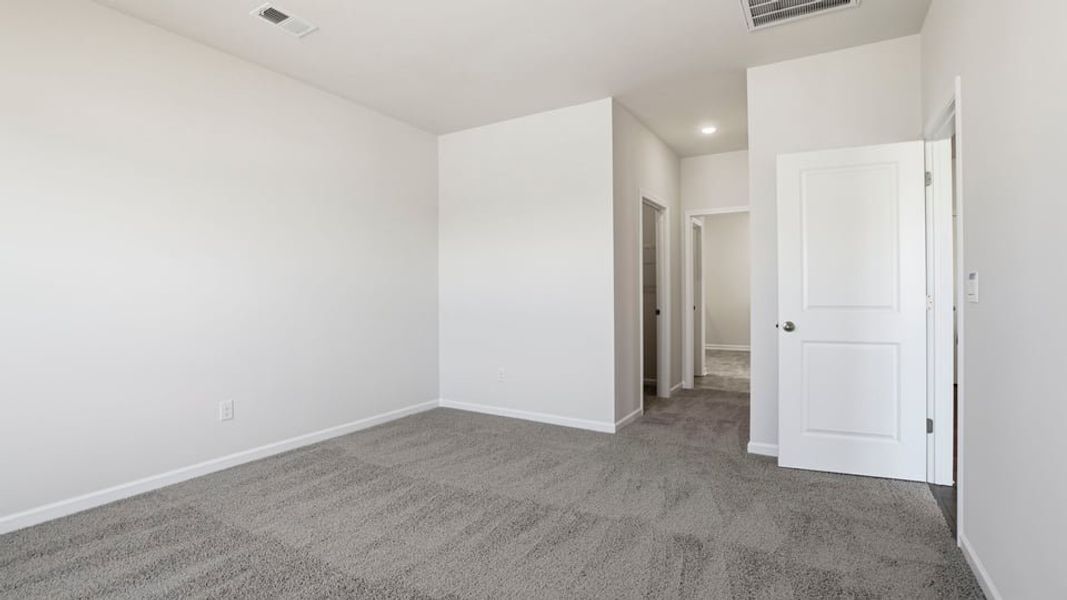 Spacious, unfurnished interior of a new home in Sage Grove, Lyman (Image 30).