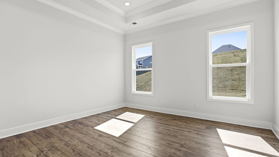 Spacious, unfurnished interior of a new home in Cottonwood Ridge, Piedmont (Image 24).