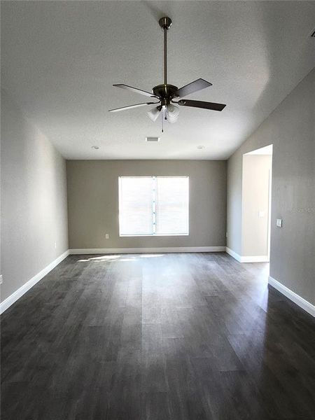 Spacious, unfurnished interior of a new home in , Leesburg (Image 16).