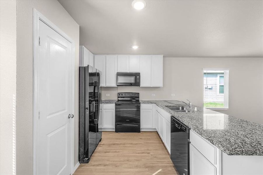 Furnished interior view inside a new home in , Fort Worth (Image 7).