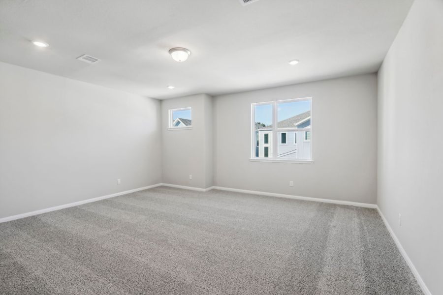 Spacious, unfurnished interior of a new home in Katy Grand Village - Luxe Series, Katy (Image 9).