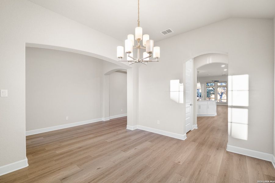 Spacious, unfurnished interior of a new home in Ventana, Bulverde (Image 32).