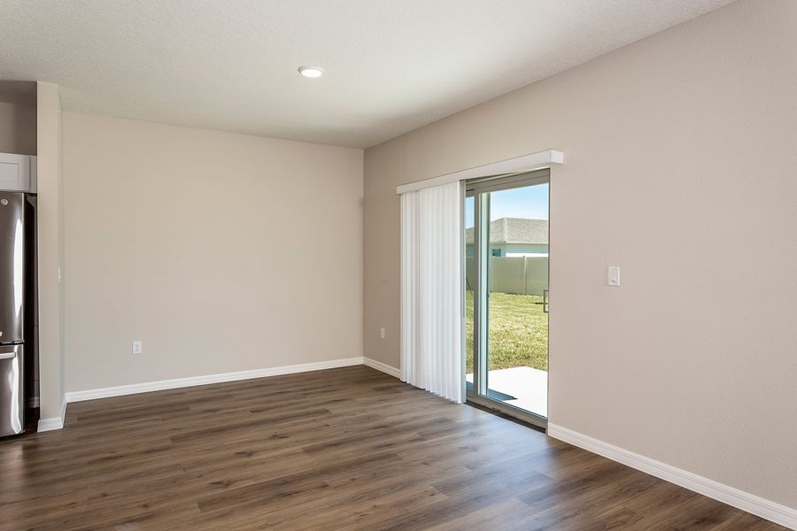 Spacious, unfurnished interior of a new home in Scenic Terrace, Haines City (Image 12).