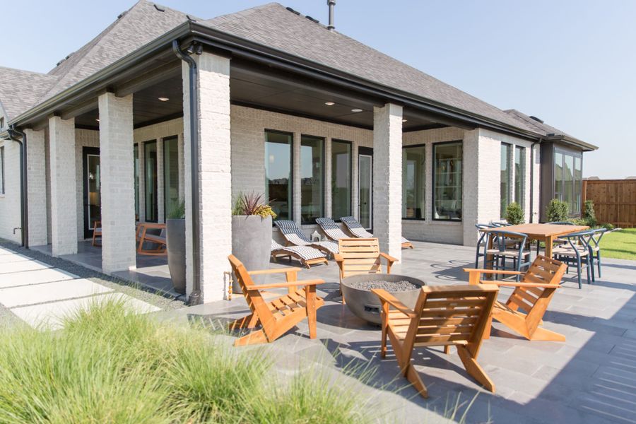 Representative exterior details of a home built from the 5531 by Tradition Homes in Windsong Ranch, Prosper (Image 23).