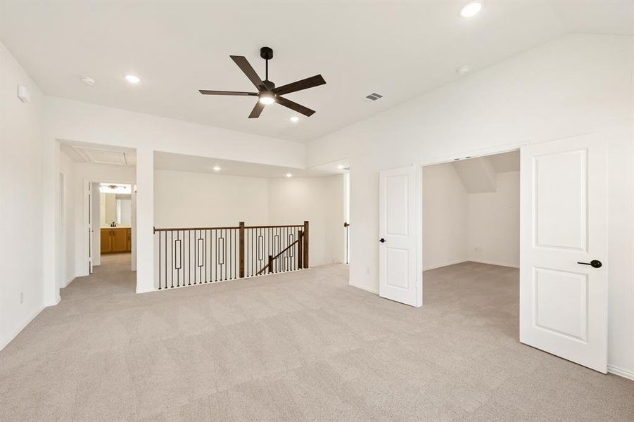 Spacious, unfurnished interior of a new home in Willow Wood Classic 50, McKinney (Image 27).