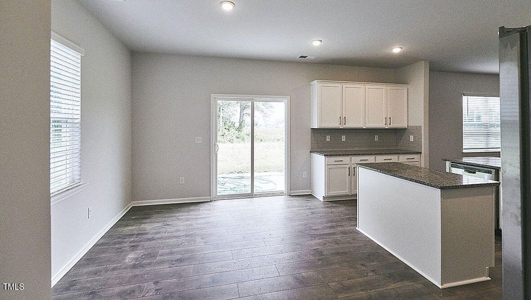 kitchen/breakfast area