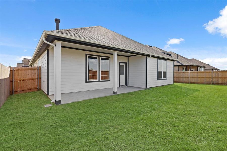 Exterior details and patio area of a home in Rocky Creek Crossing, Fort Worth (Image 12). Exterior details and patio area of a home in Rocky Creek Crossing, Fort Worth (Image 12).