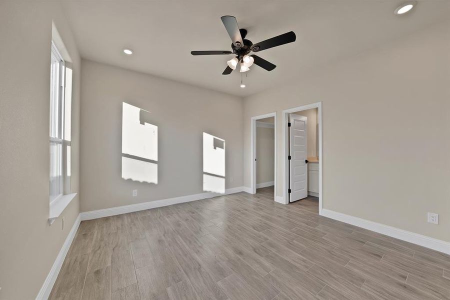 Spacious, unfurnished interior of a new home in , Granbury (Image 22).