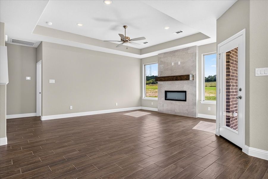 Spacious, unfurnished interior of a new home in The Ranches at Valley View, Springtown (Image 37).