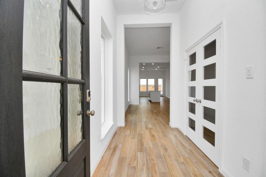 Spacious, unfurnished interior of a new home in Elyson, Katy (Image 34).