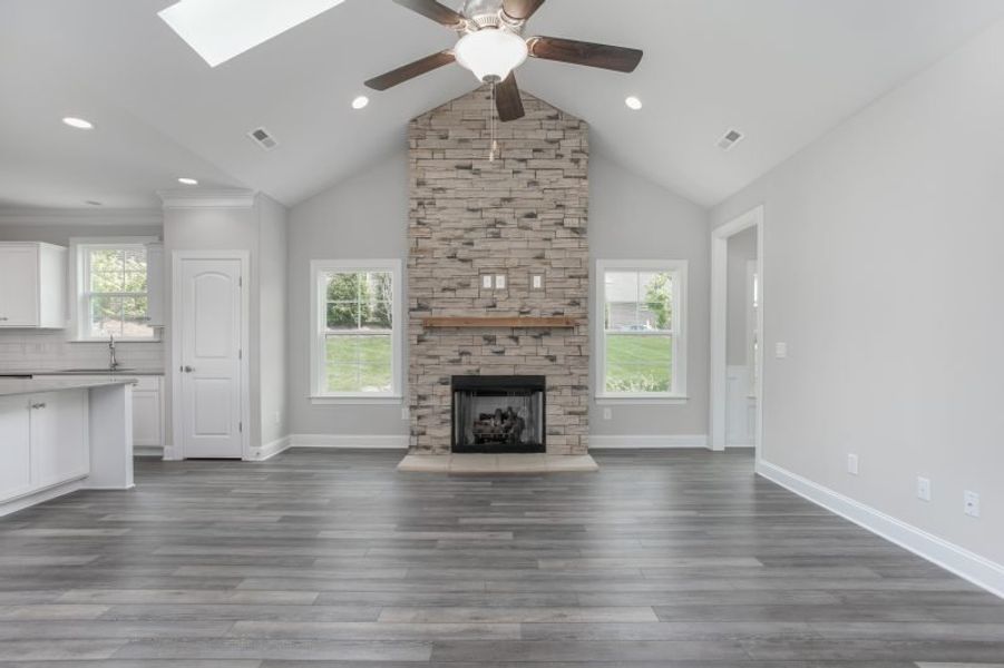 Spacious, unfurnished interior of a new home in Northborough, Colfax (Image 23).