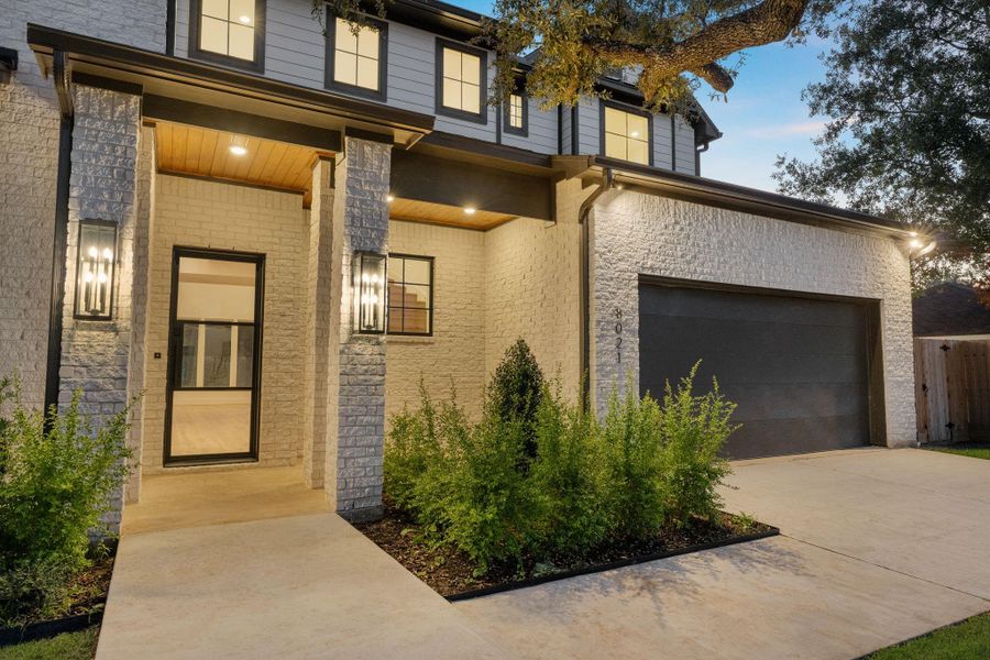 Exterior details and patio area of a home in , Houston (Image 27).