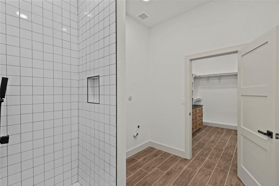 Image 33 of a home in .