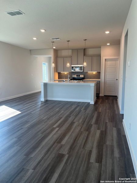 Image 8 of a home in The Meadows at Hunters Ranch. Image 8 of a home in The Meadows at Hunters Ranch.