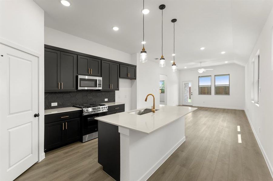 10. 14200 Gallatin - Kitchen (3)