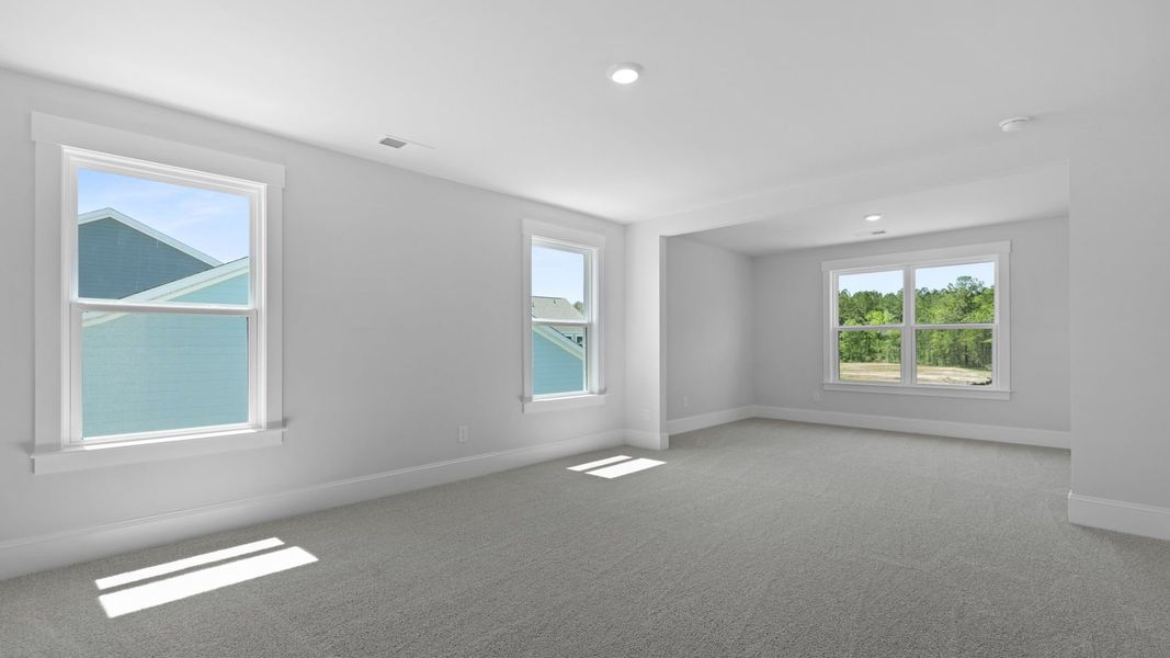 Spacious, unfurnished interior of a new home in Sheep Island, Summerville (Image 34).