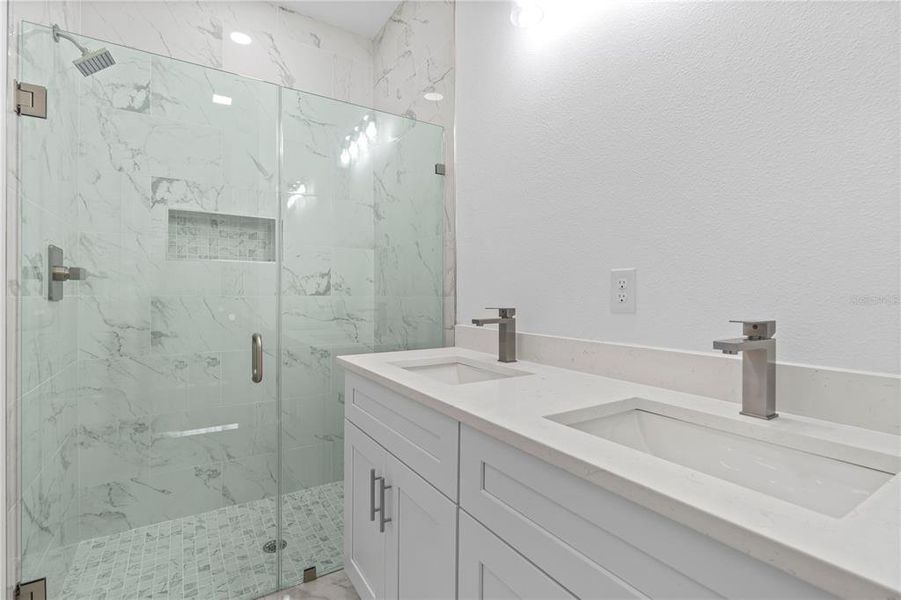 Furnished interior view inside a new home in , Dunnellon (Image 11).