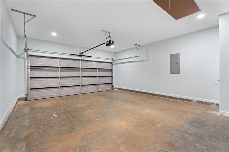 Spacious, unfurnished interior of a new home in , Summerville (Image 20).