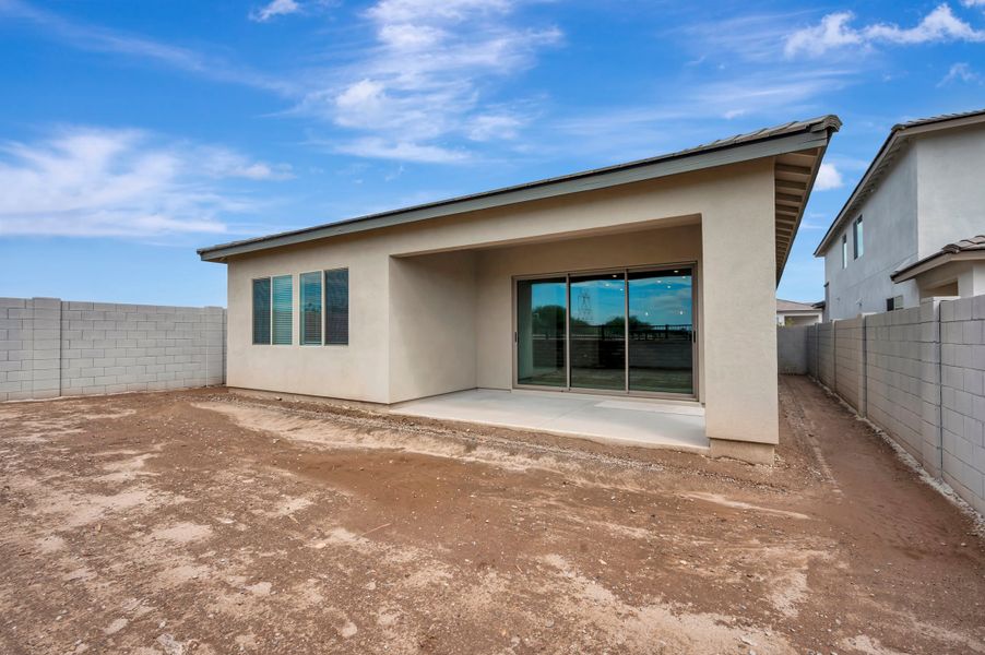 Exterior details and patio area of a home in Terraza, San Tan Valley (Image 21).