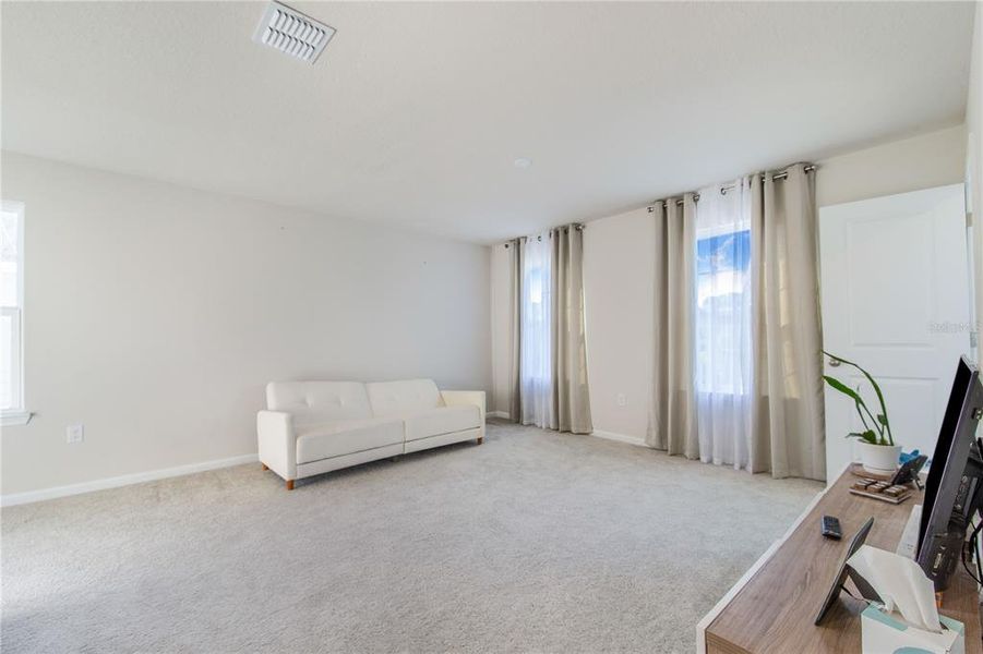 Spacious, unfurnished interior of a new home in , Winter Haven (Image 19).