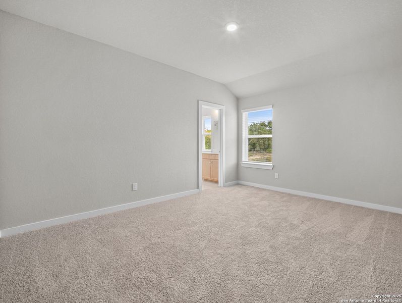 Spacious, unfurnished interior of a new home in Hunter's Ranch, San Antonio (Image 11). Spacious, unfurnished interior of a new home in Hunter's Ranch, San Antonio (Image 11).