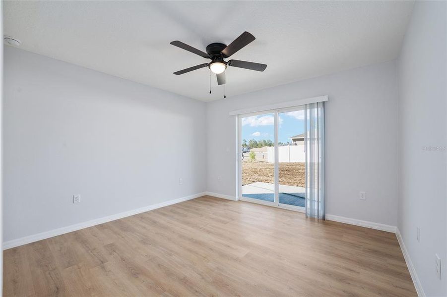 Spacious, unfurnished interior of a new home in , Ocala (Image 24).