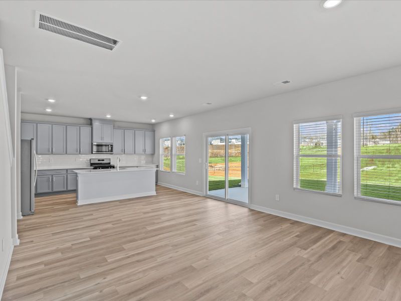 Spacious, unfurnished interior of a new home in Collier Ridge, Moore (Image 10).