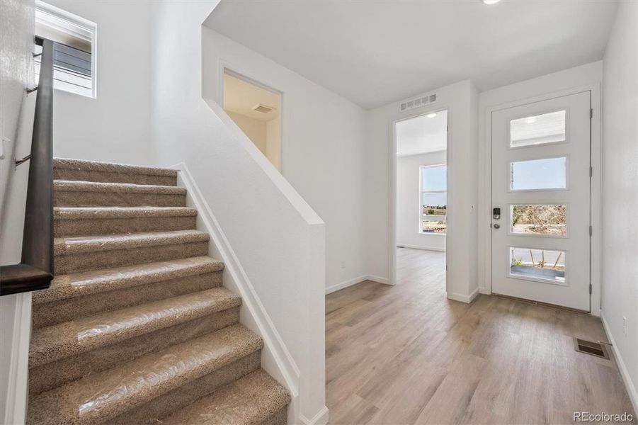 Spacious, unfurnished interior of a new home in Buckley Yard, Aurora (Image 11).