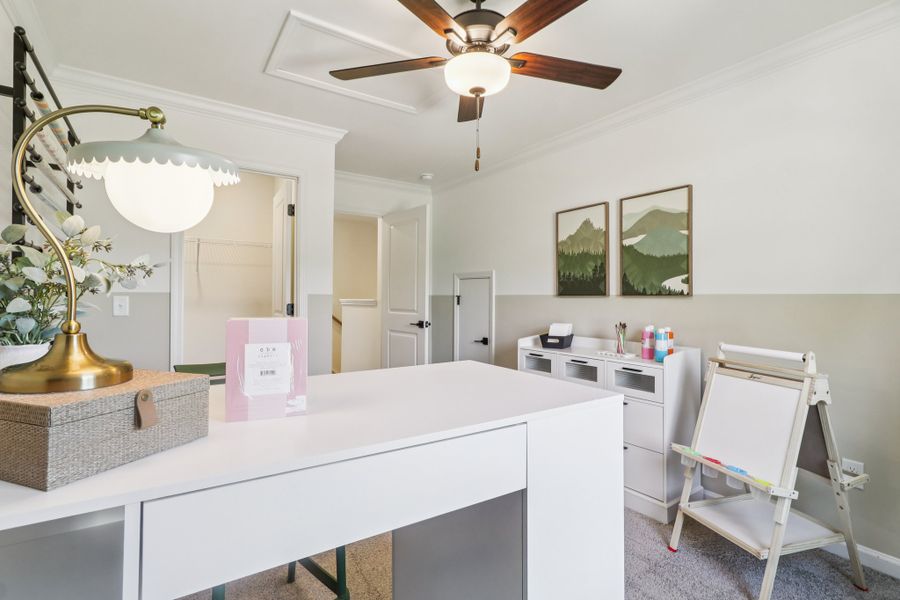 Representative furnished interior of a home built from the Briarwood II by Great Southern Homes in Bickley Station, Irmo (Image 32).