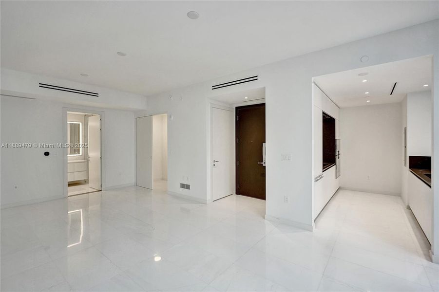 Spacious, unfurnished interior of a new home in , Miami (Image 23).