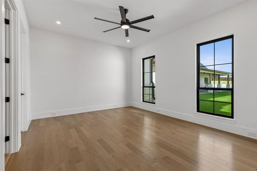 Spacious, unfurnished interior of a new home in , Bartonville (Image 28).