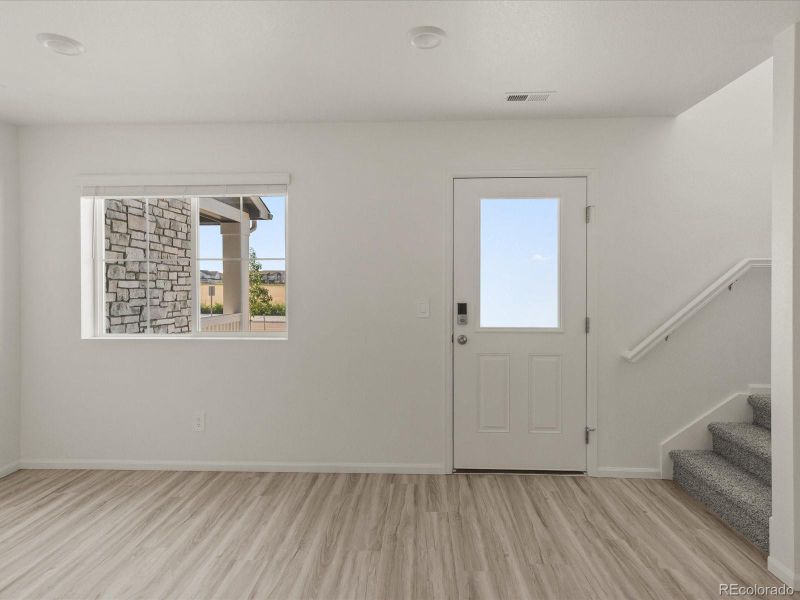 Spacious, unfurnished interior of a new home in Skyview at High Point, Aurora (Image 22).