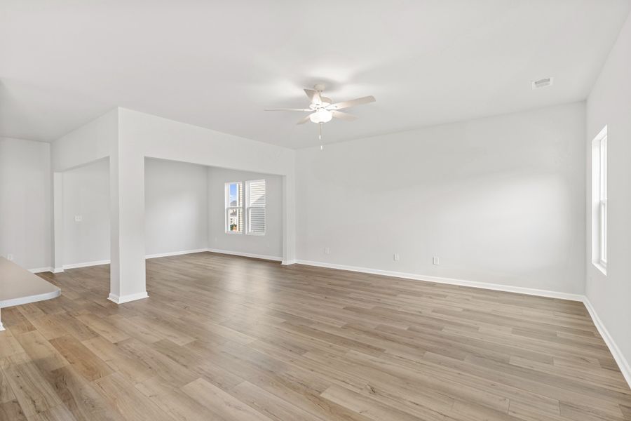 Spacious, unfurnished interior of a new home in Mayfair Village, Spartanburg (Image 14).