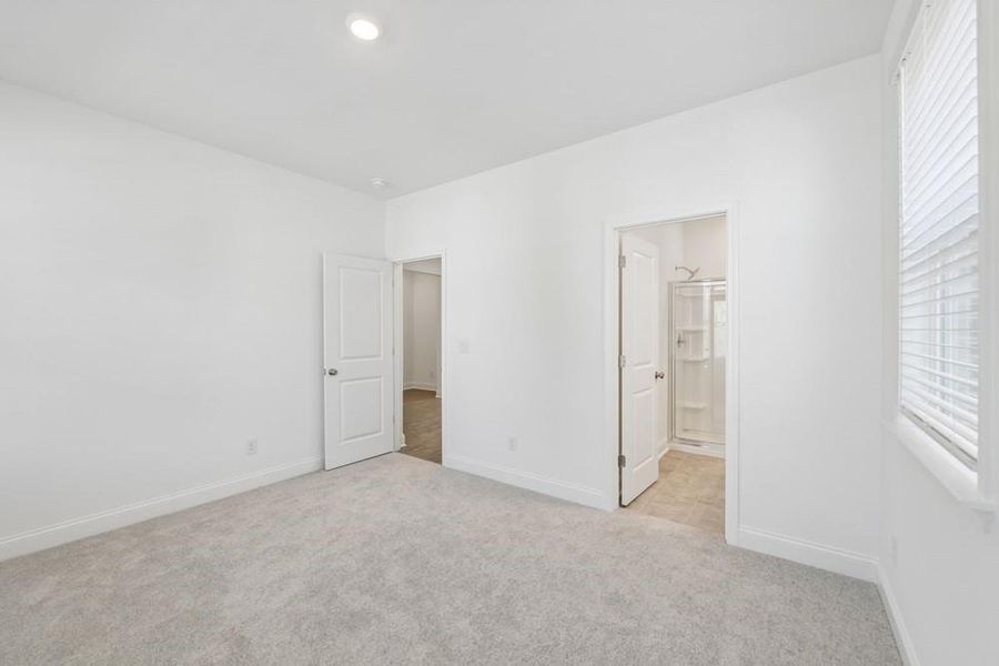 Spacious, unfurnished interior of a new home in Auburn Glen, Dacula (Image 22).