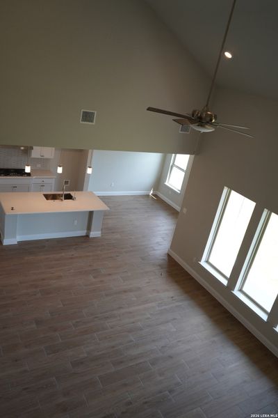 Spacious, unfurnished interior of a new home in Buffalo Crossing, Cibolo (Image 7).