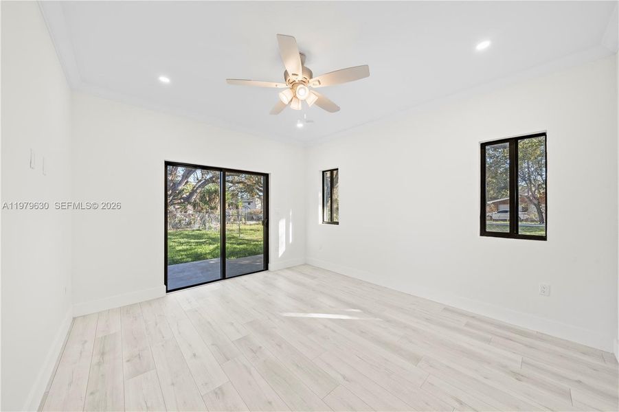 Spacious, unfurnished interior of a new home in , Miami (Image 14).