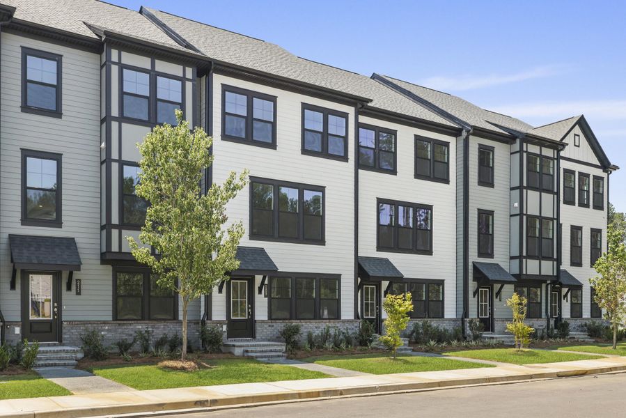 Condo located in Summerville, SC showcasing its design and architecture (Image 5).