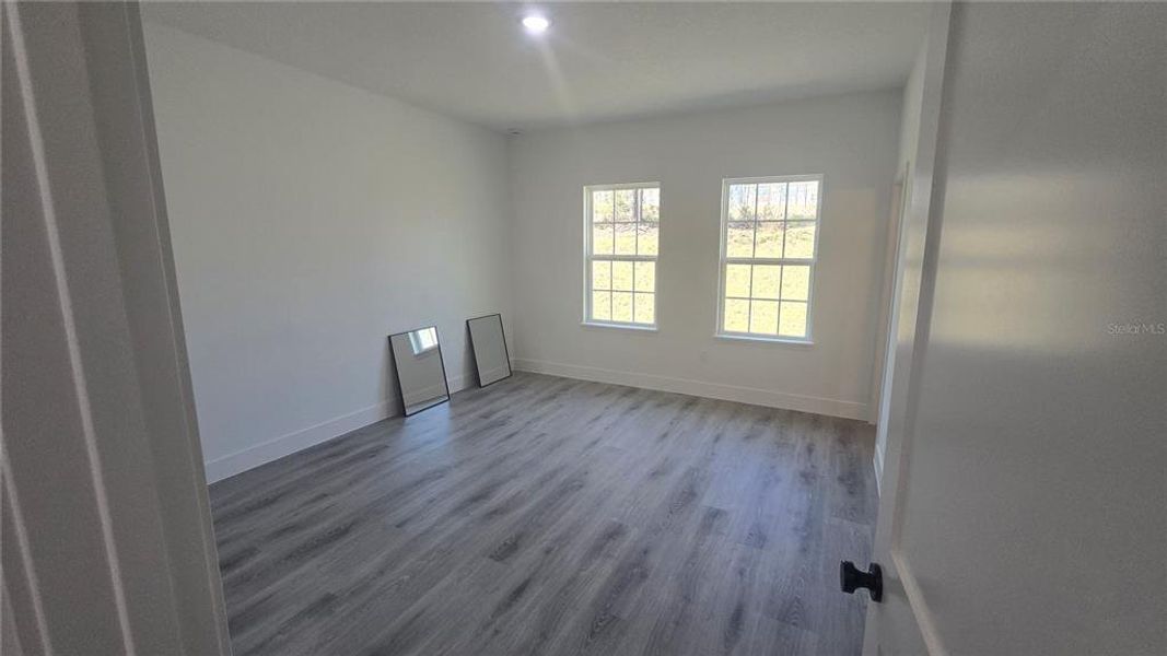 Spacious, unfurnished interior of a new home in , Citrus Springs (Image 32).