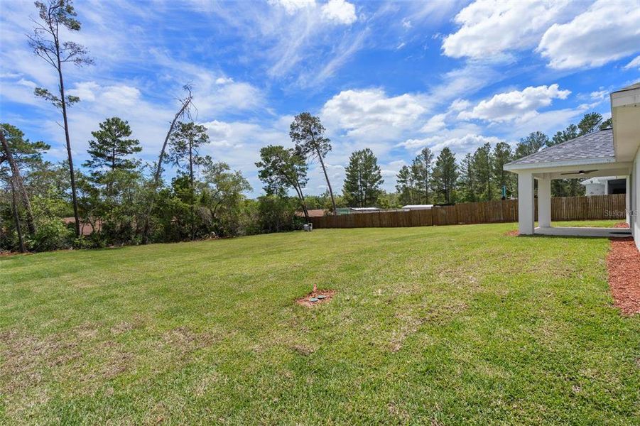 Exterior details and patio area of a home in , Weeki Wachee (Image 27).
