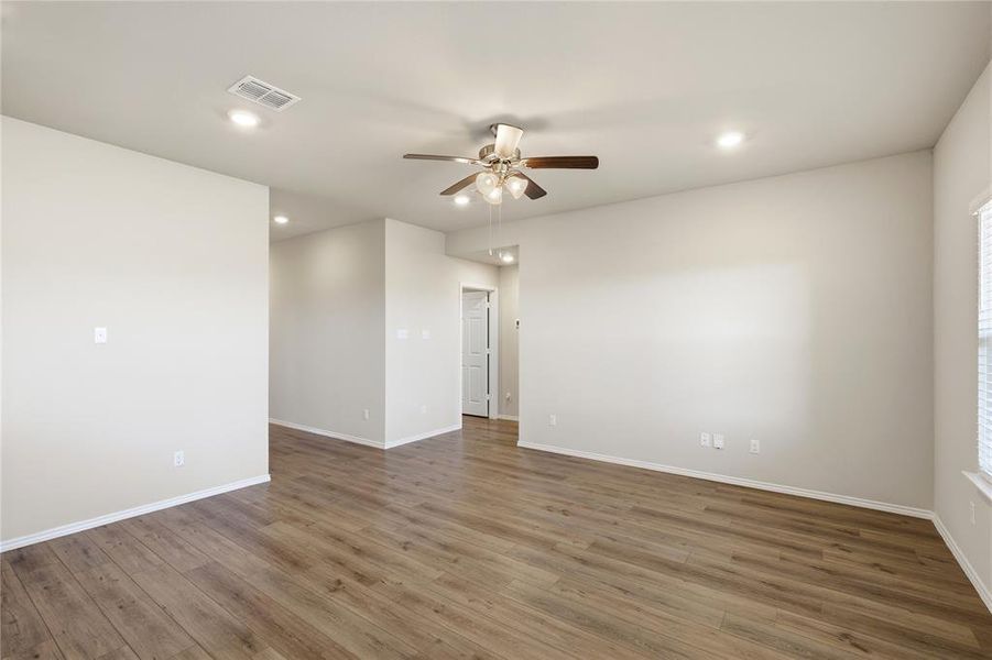 Spacious, unfurnished interior of a new home in , Waco (Image 17).