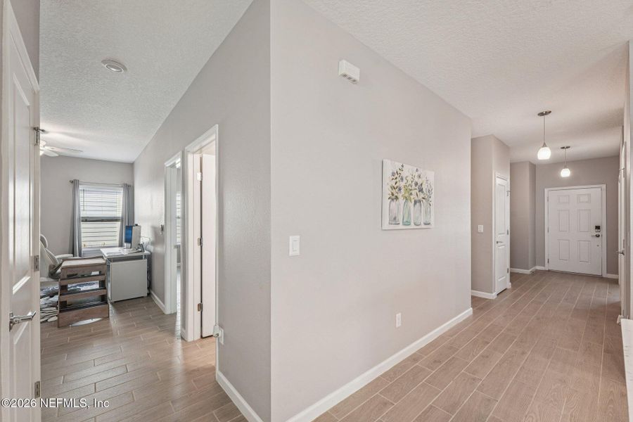 Spacious, unfurnished interior of a new home in , Yulee (Image 20).